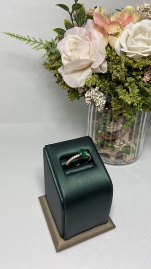 خاتم زركون أخضر رائع