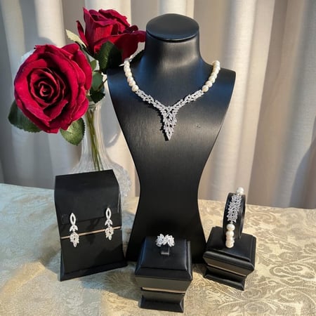 طقم لؤلؤ طبيعي زراعي مع فضة تركية قمة الفخامة