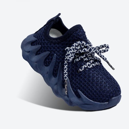 حذاء رياضي مميز للأنشطة اليومية