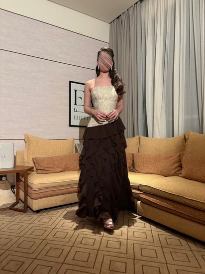 فستان بني وبيج ترتر سهرة انيق.