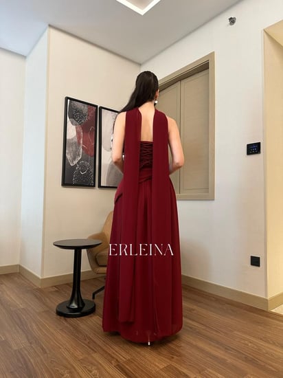 فستان لونه عودي منفوش ناعم بقماش الباربي والشيفون