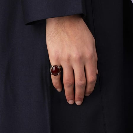 خاتم رجالي فضة استرليني مزين بحجر عقيق أحمر