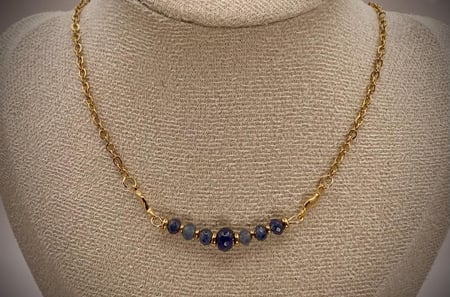 تعليقة حجر زفير طبيعي ذهبي