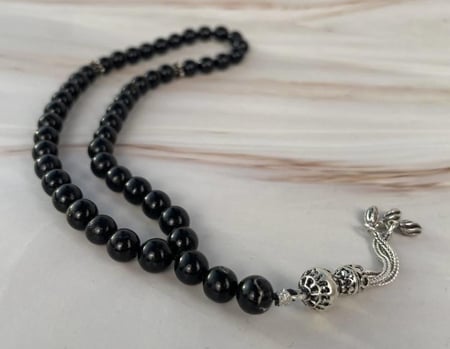 سبحة حجر اليسر black coral بالفضة