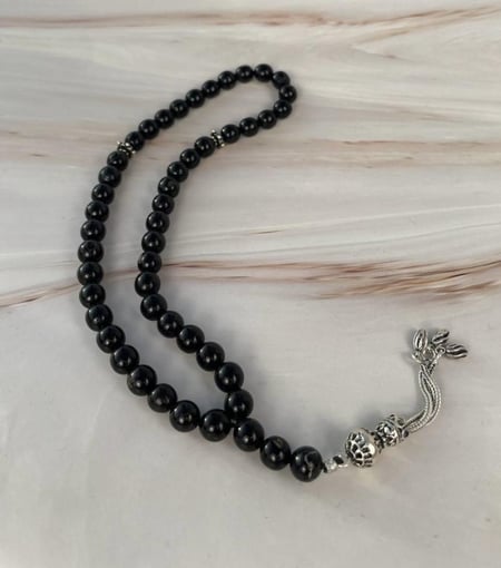 سبحة حجر اليسر black coral بالفضة