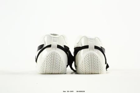 بوما روزي ابيض اسود