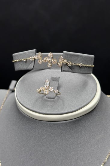 gold set Elegant design
