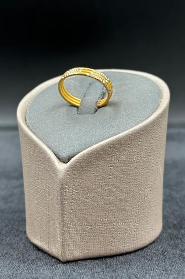 دبلة مرامي ذهب صافي عيار 21 وزن من 2.9 الى 3.4 جرام