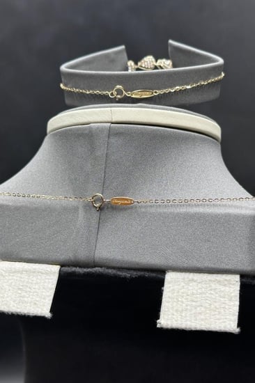 gold set 18K premium baguette style, 11.4 grams