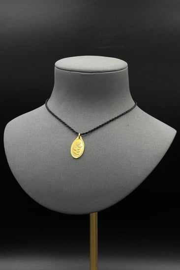 سبيكة ذهب عيار 24 صافي بشكل قلادة بيضاوية بوزن  5 جرام - عالية الجودة