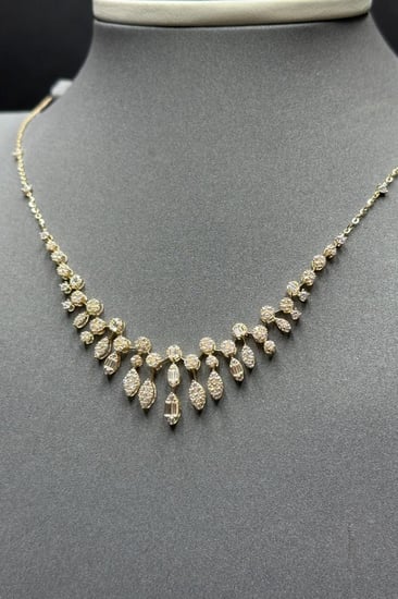 gold set 18 karat With a distinctive design