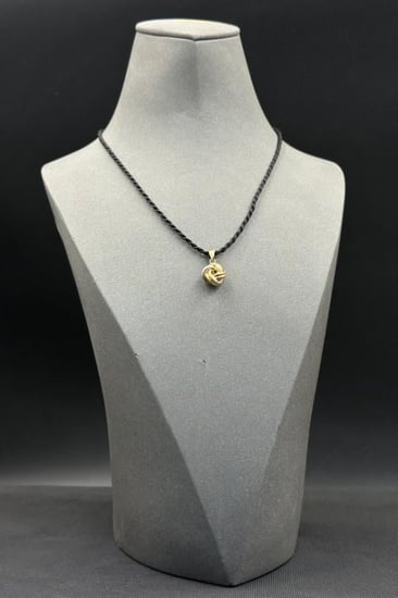 تعليقة مكرونة ذهب صافي ملون عيار 18 وزن 1 جرام