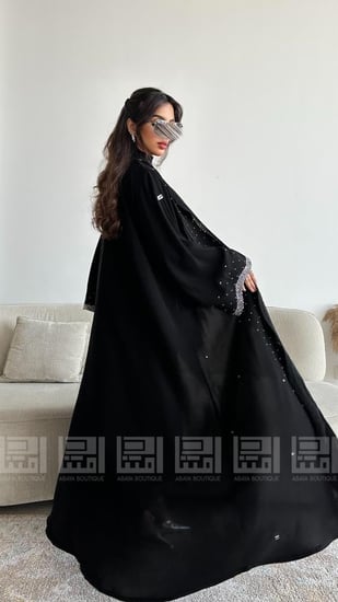 عباية سوداء مزينة بالشك المموج الأنيقة- 1531