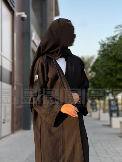 عباية مزينة بالسدو الأسود 1072