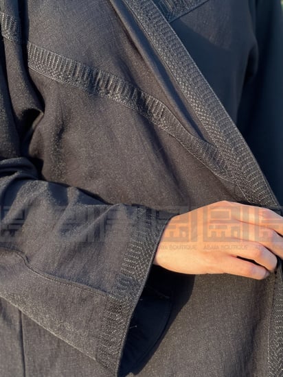 عباية مزينة بالسدو الأسود 1072