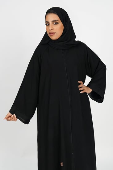 عباية نص كلوش سوداء