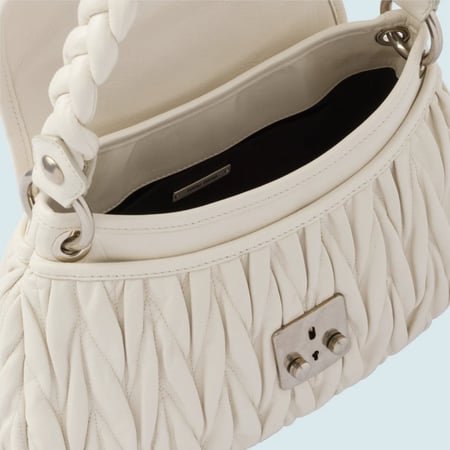 حقيبة ميو ميو