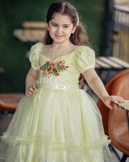 فستان ليموني بتطريز ملون من سيرما - sirma