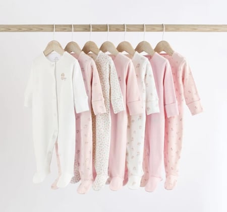 بوكس مواليد بنات +مشط بالأسم