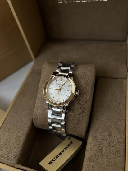 ساعة بربري نسائية