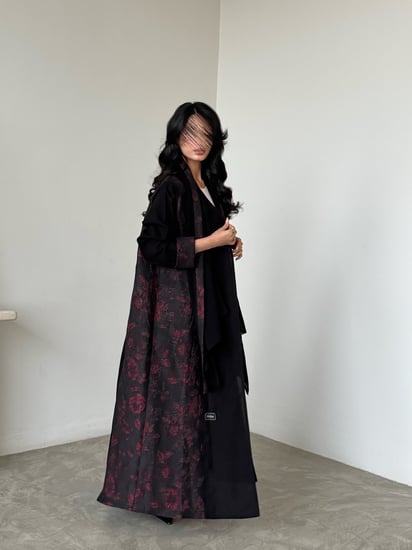 عباية كريب مع تفته هندي احمر داكن