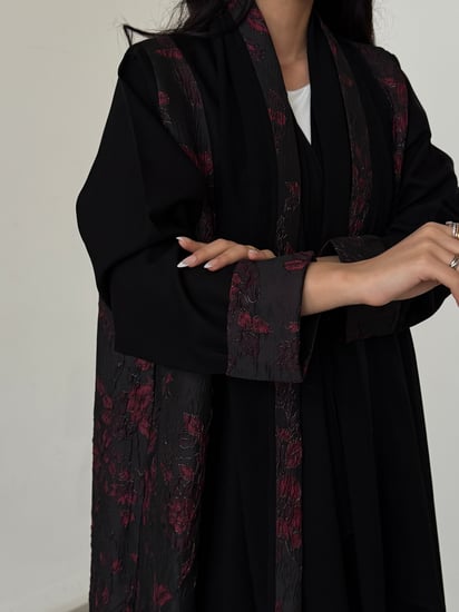 عباية كريب مع تفته هندي احمر داكن
