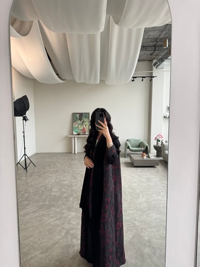 عباية كريب مع تفته هندي احمر داكن