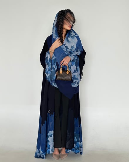 عباية كلوش شيفون بارد مبطن تموج ازرق