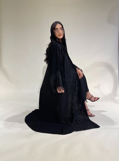 عباية كريب ملكي فاحم مع كلفة امامية