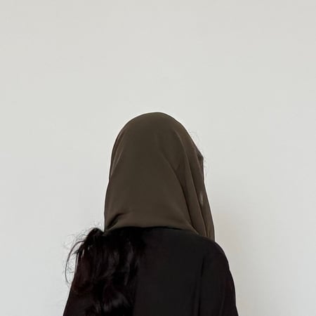 طرحة زيتي مع شريط جاكار مطرز