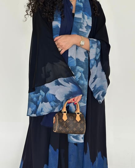 عباية كلوش شيفون بارد مبطن تموج ازرق