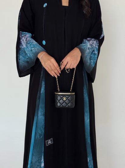 كريب ملكي كلوش مع جوانب أزرق