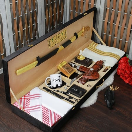 بوكس رجالي ملكي قماش شماغ بشت خنجر سيف