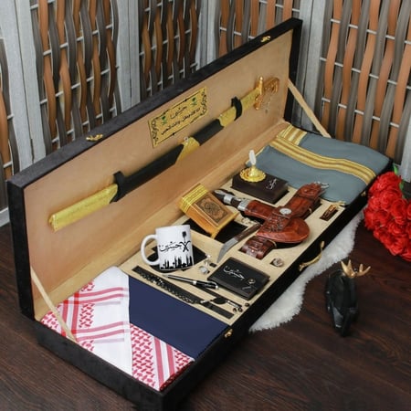 بوكس رجالي ملكي قماش شماغ بشت خنجر سيف