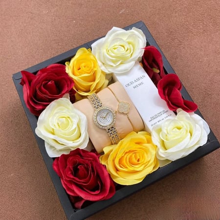 بوكسات هدايا نسائية راقية منسقة بورد أنيق مع تغليف مميز وكتابة عبارة حسب الطلب