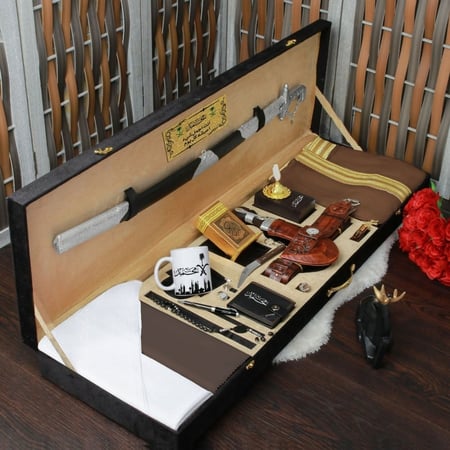 بوكس رجالي ملكي قماش شماغ بشت خنجر سيف