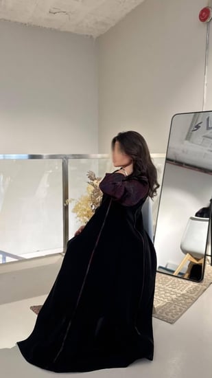 عبايه قماش كتان سواد فاحم ORa 121