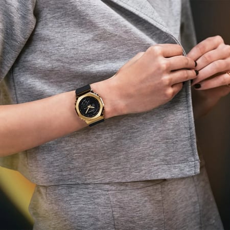 جي شوك GM-S2100GB-1A ساعة رقمية من كاسيو بالطابع المعدني