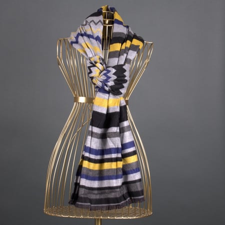 وشاح صوف ناعم