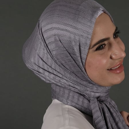 طرحة نايا ليكرا مقلم