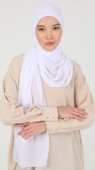 حجاب بونيه شيفون مع تغطية للرقبة الحل العملي للطلعات السريعة