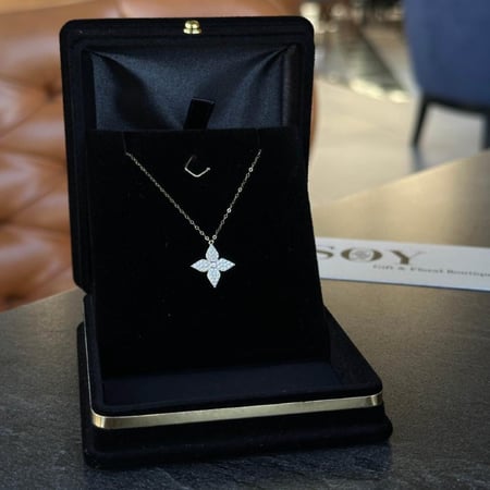 سلسال ذهب عيار 18 مع الورد