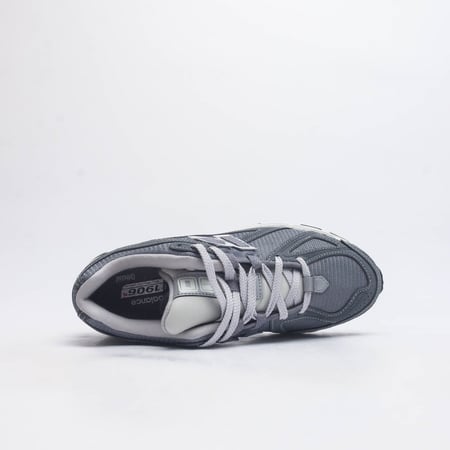 نيوبالانس-New balance2002R