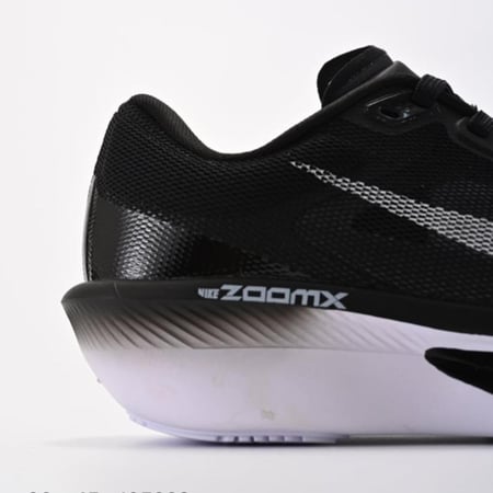 NIKE ZOOM FLY 6