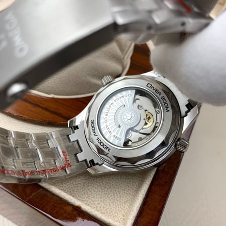 ساعة اوميغا سي ماستر اوتوماتيك