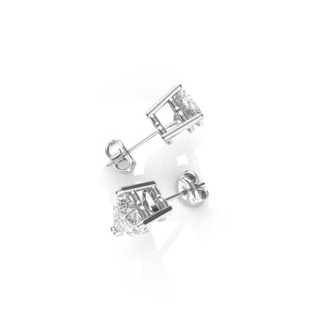 HRT 0.50 pointer of LOVE CVD earrings