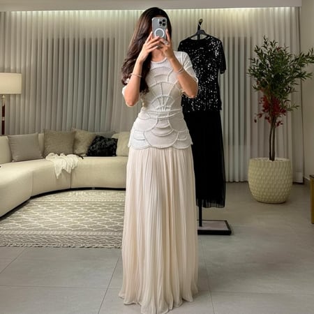 فستان سهرة لامع بلاسيه