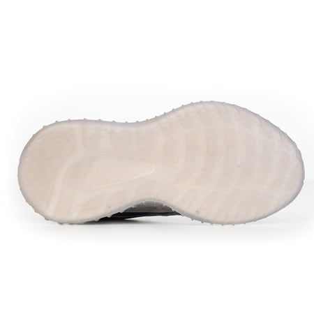 حذاء ولادي رياضي