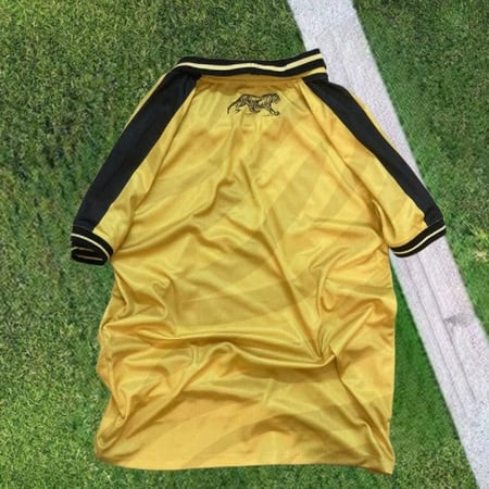 تيشيرت كلاسيك نادي الاتحاد السعودي