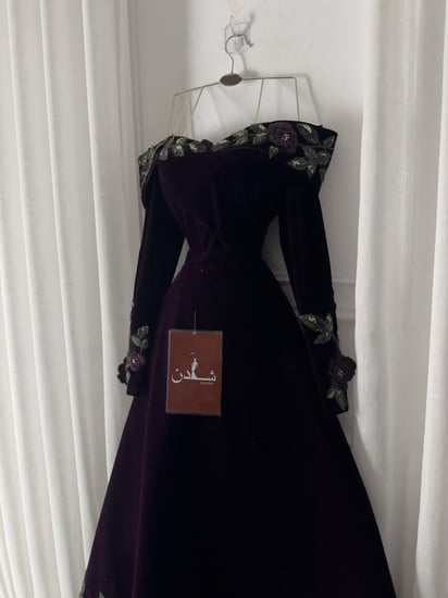 فستان مخمل مطرز